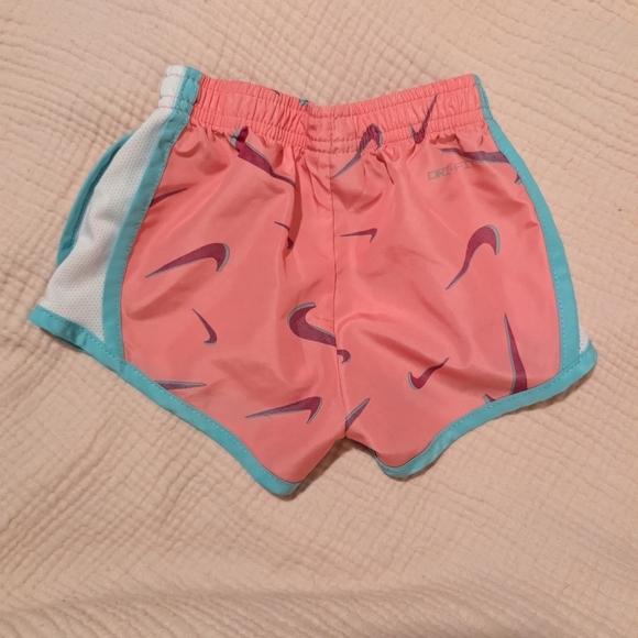 Nike Dry Fit White and Coral Set - Picture 7 of 7